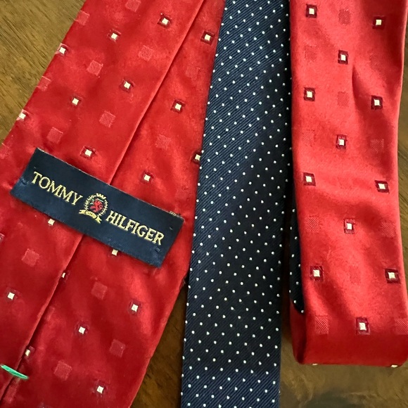 Vintage Tommy Hilfiger Tie. EUC - Picture 7 of 10